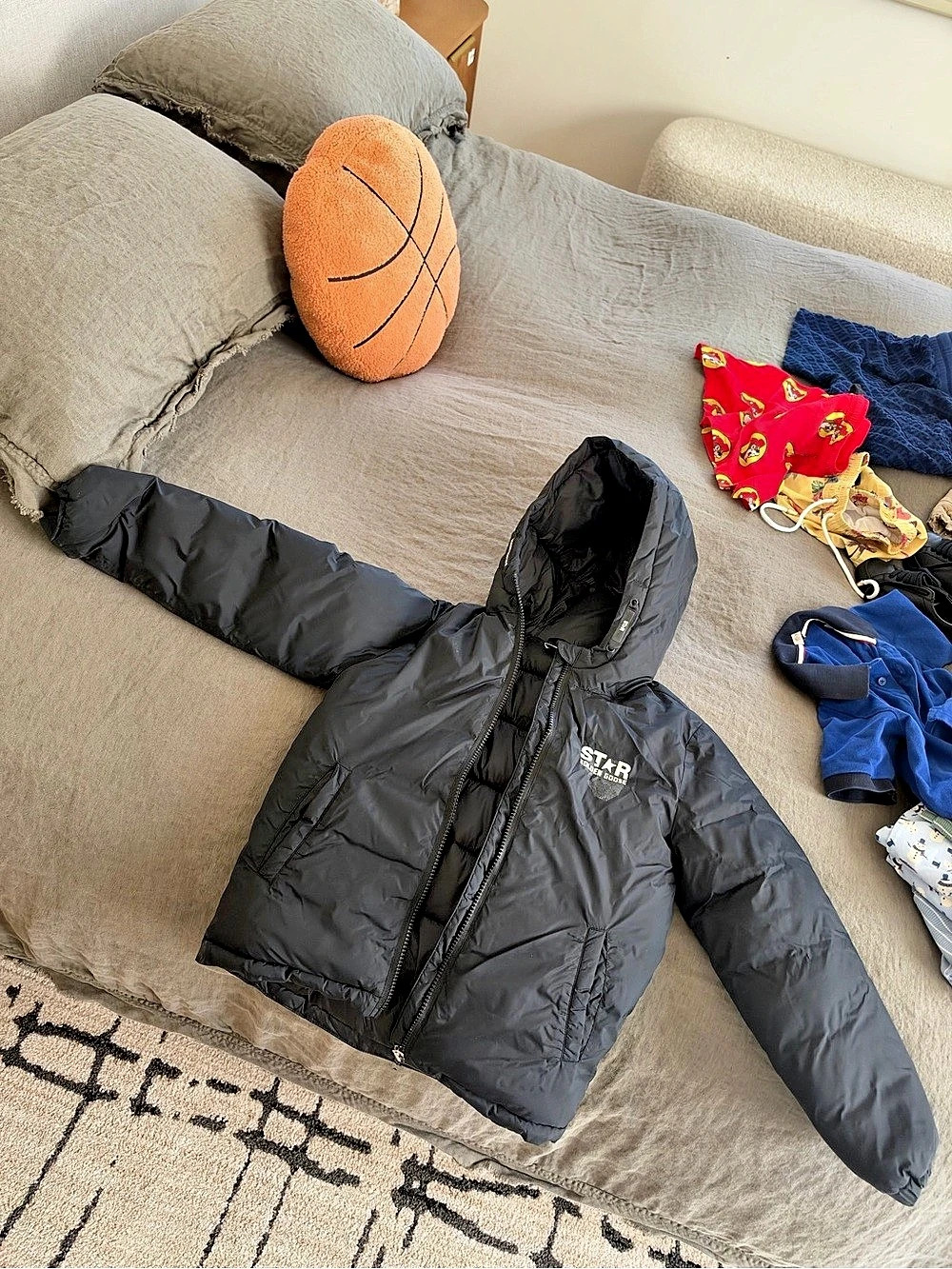 Golden Goose Star Black Puffer Jacket Size Large NWT